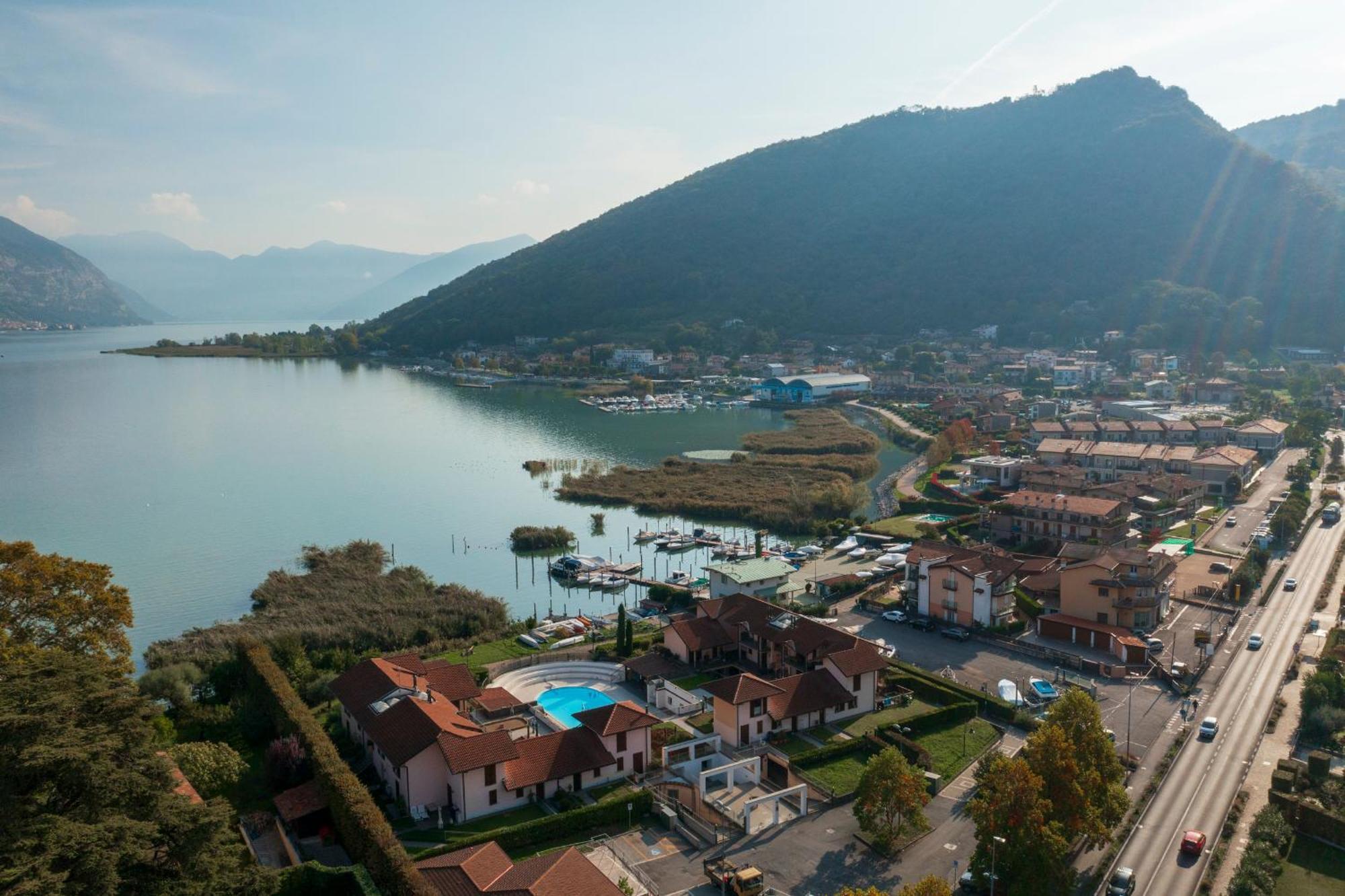 Appartamento Quarzo Blu Paratico Esterno foto
