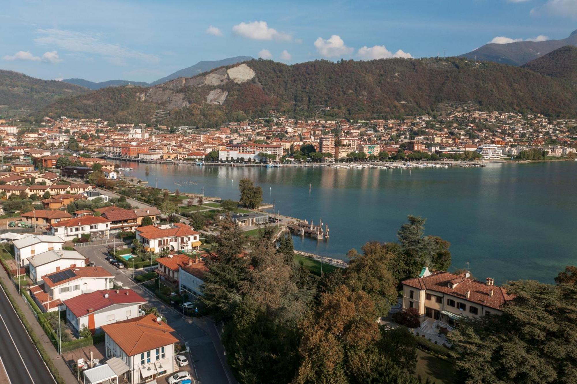 Appartamento Quarzo Blu Paratico Esterno foto